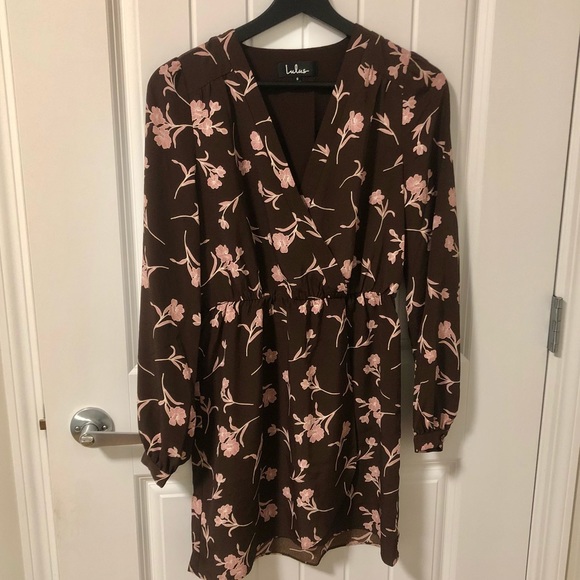 New Lulu’s Faux Wrap Dress - Picture 7 of 11
